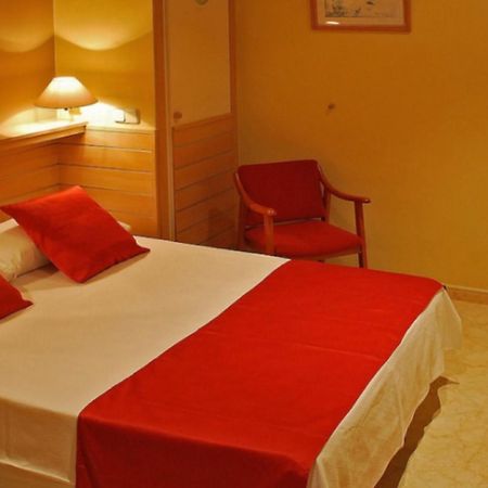 Hotel Piccadilly Ситжес Екстериор снимка