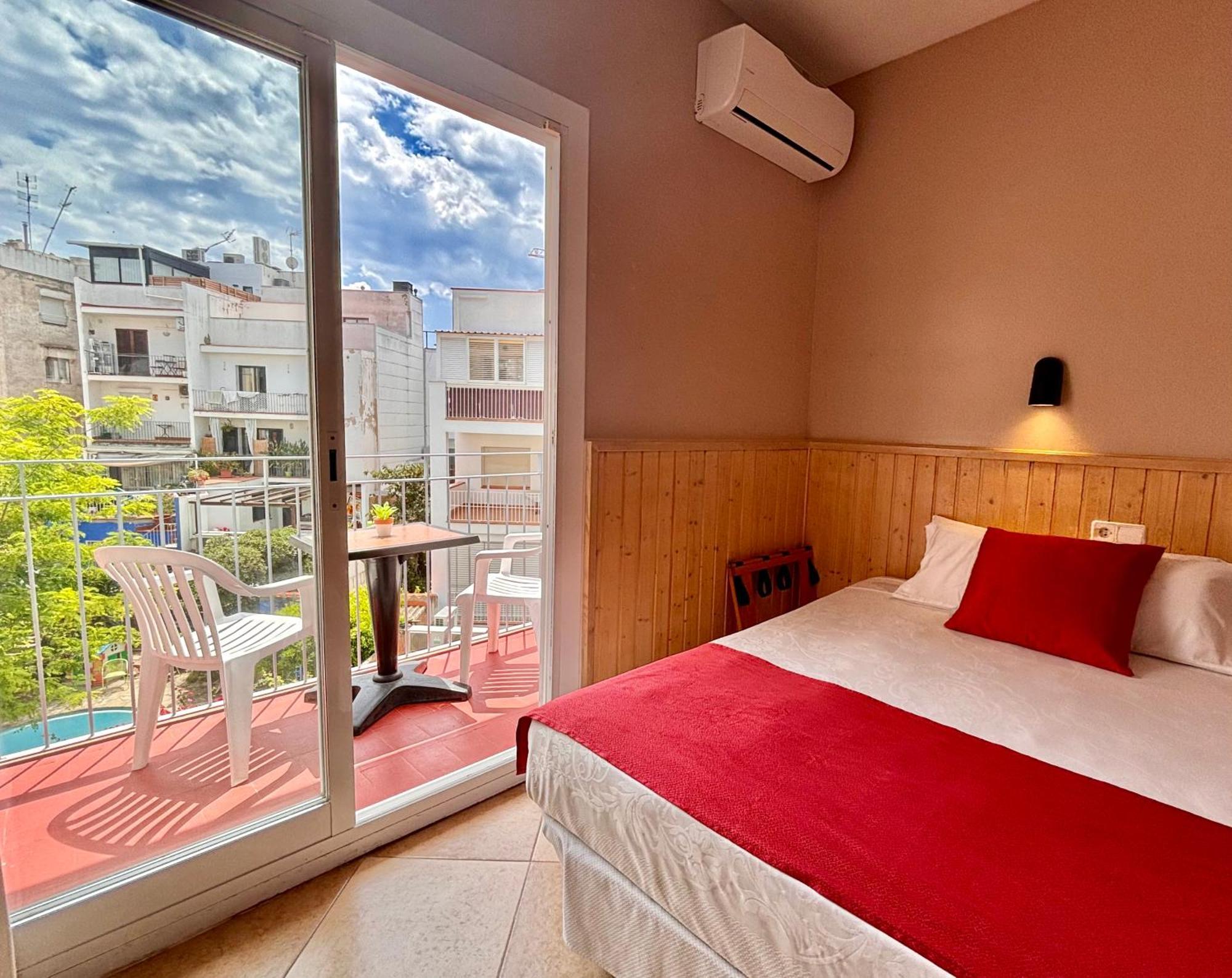 Hotel Piccadilly Ситжес Екстериор снимка
