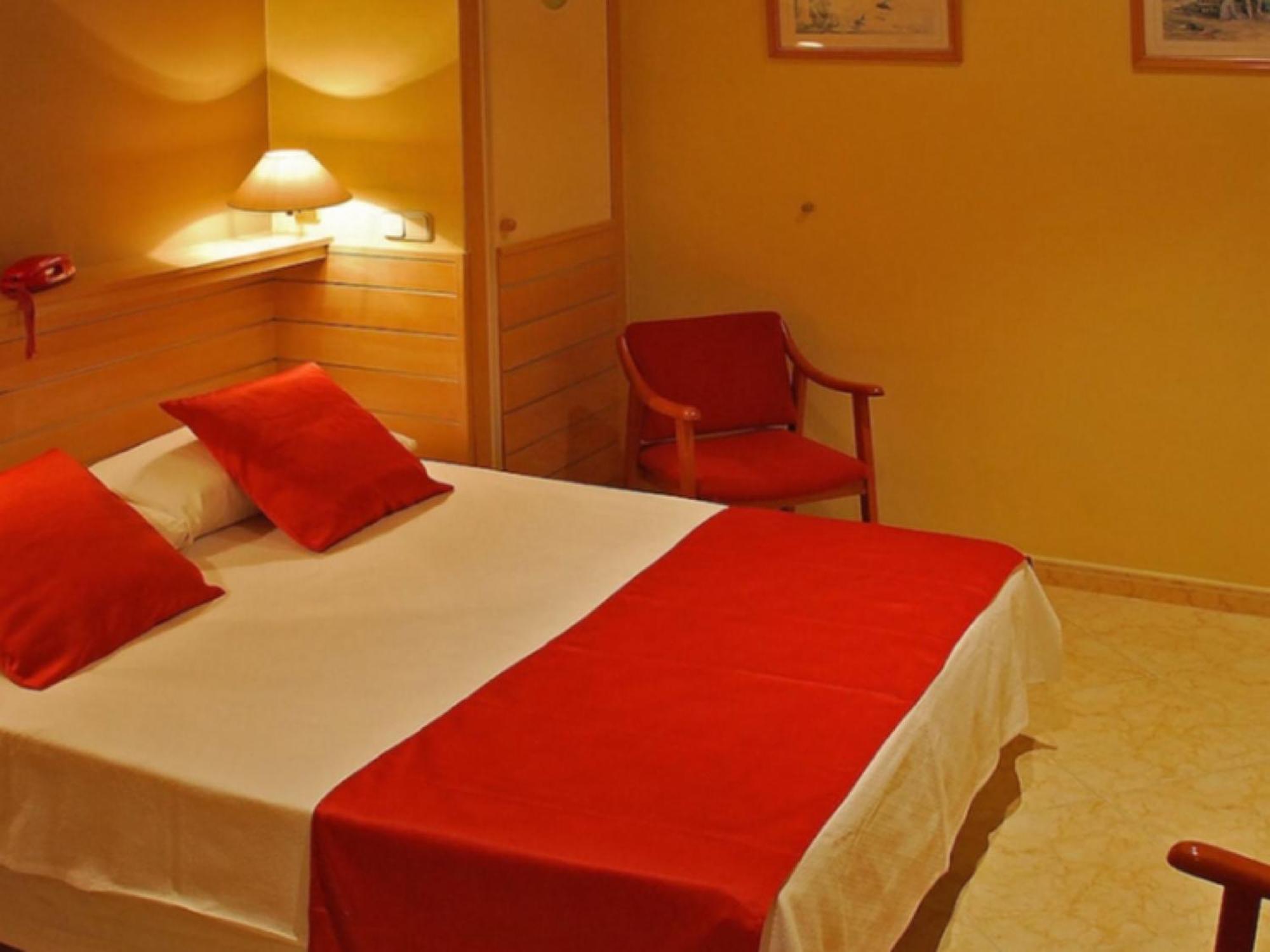 Hotel Piccadilly Ситжес Екстериор снимка