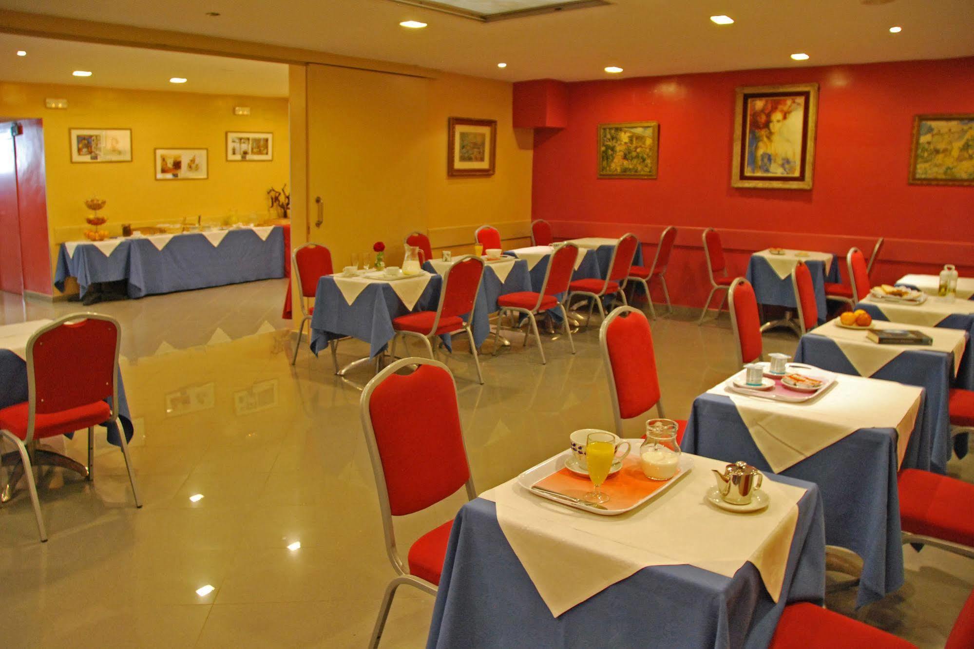 Hotel Piccadilly Ситжес Екстериор снимка