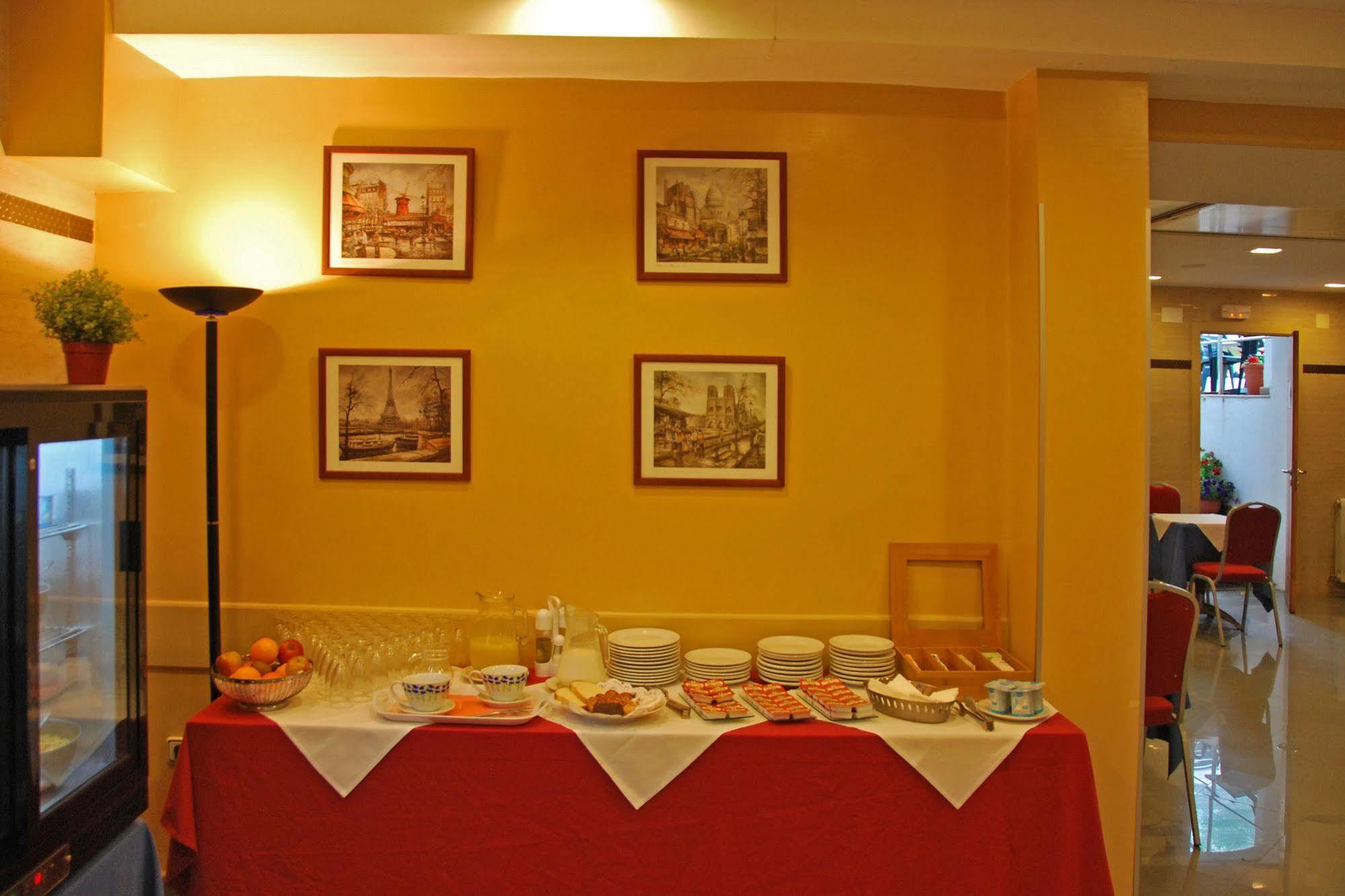 Hotel Piccadilly Ситжес Екстериор снимка