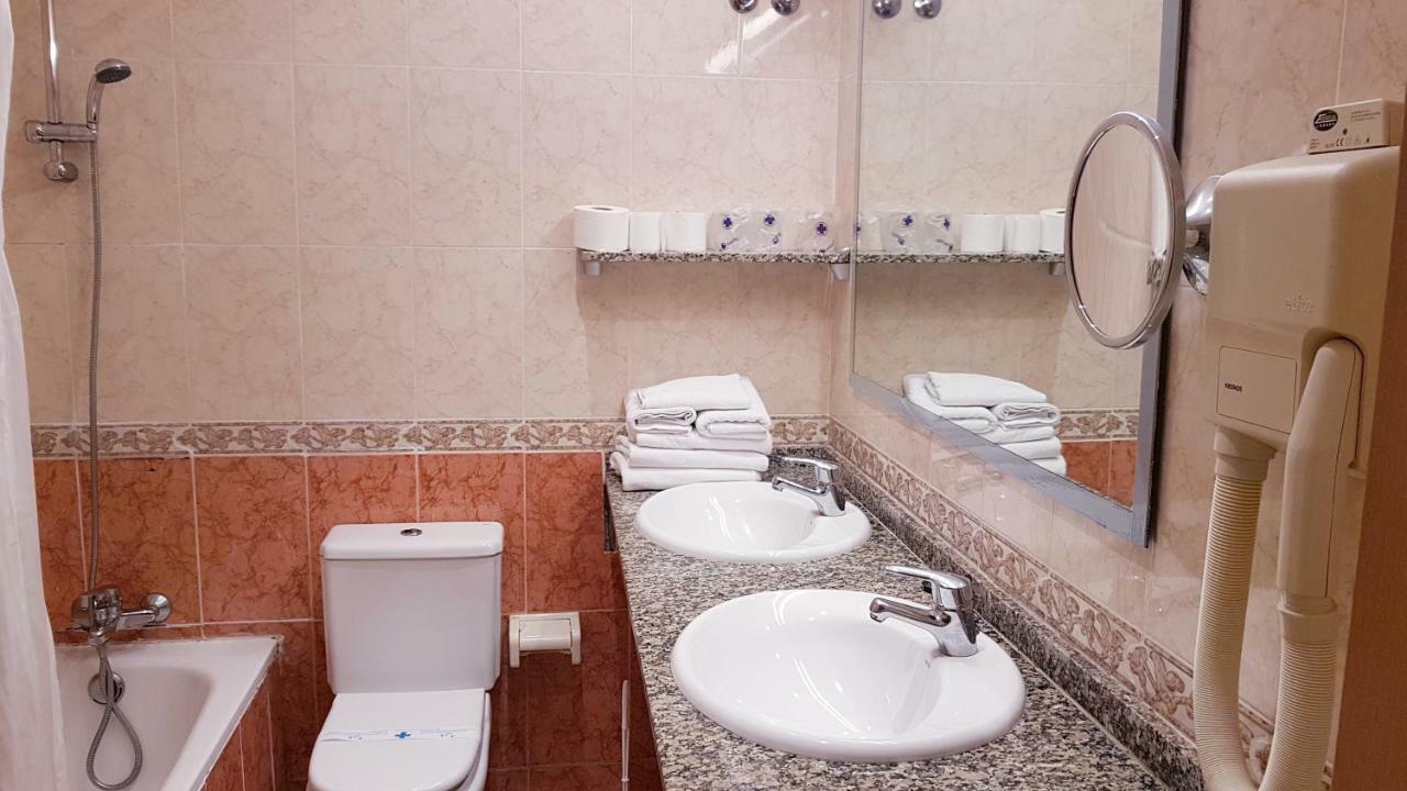 Hotel Piccadilly Ситжес Екстериор снимка