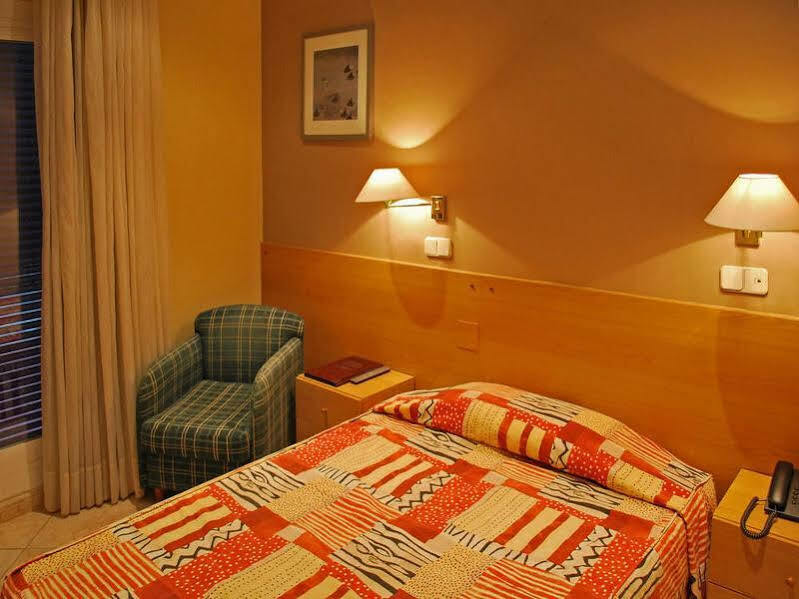 Hotel Piccadilly Ситжес Екстериор снимка