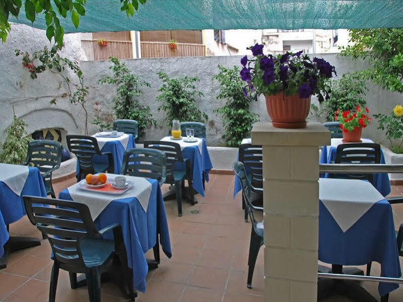 Hotel Piccadilly Ситжес Екстериор снимка