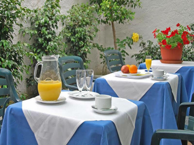 Hotel Piccadilly Ситжес Екстериор снимка